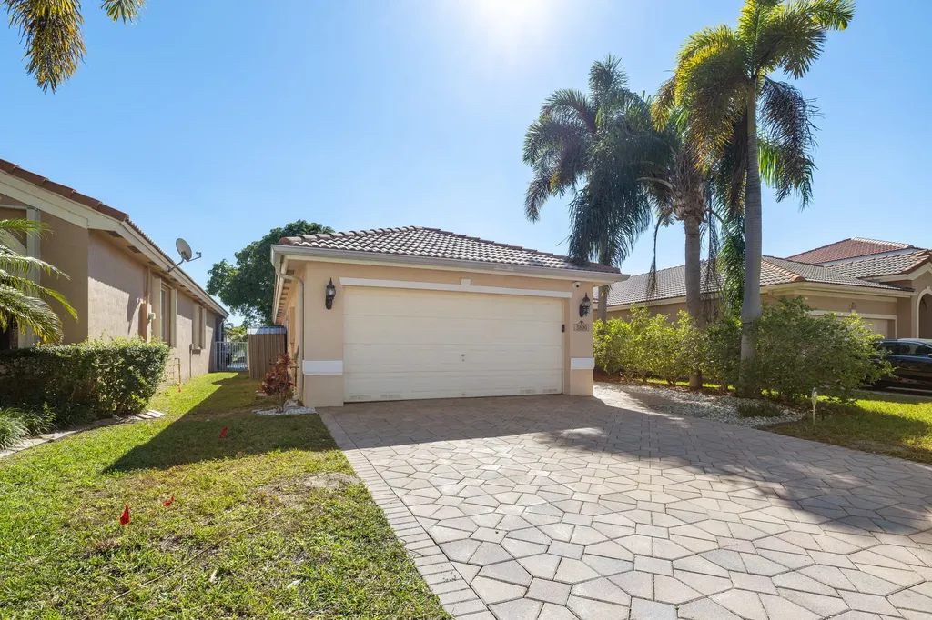 3800 Woodfield Drive Coconut Creek FL 33073