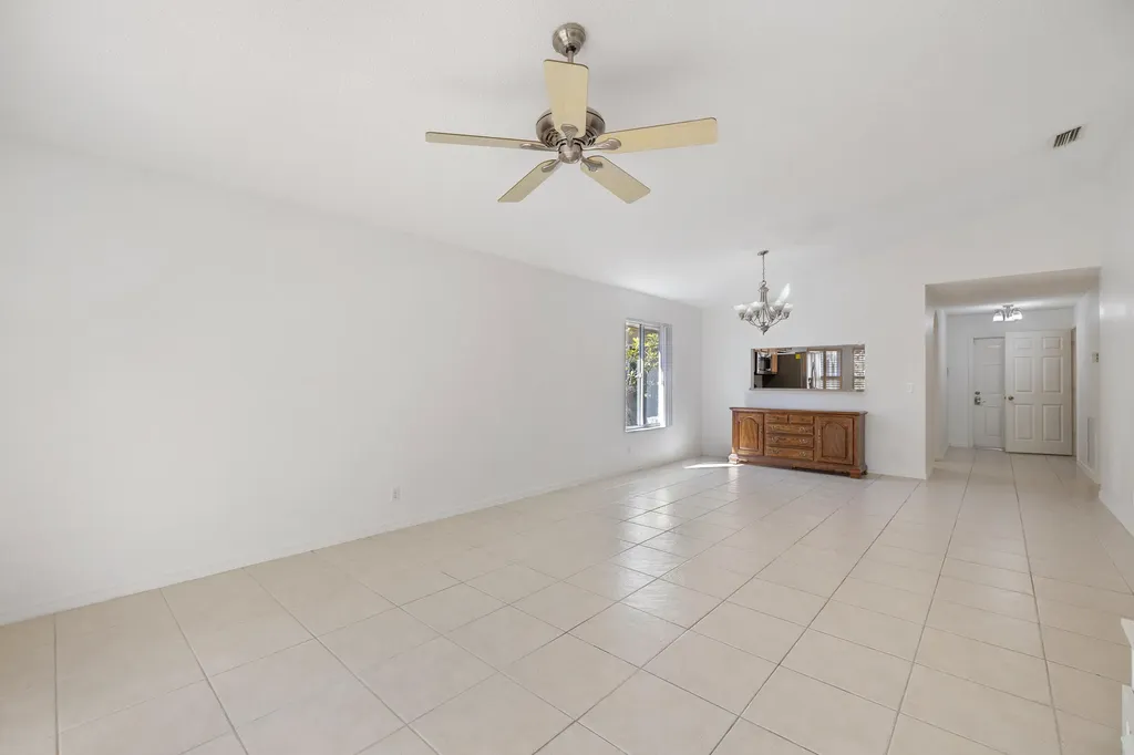3800 Woodfield Drive Coconut Creek FL 33073