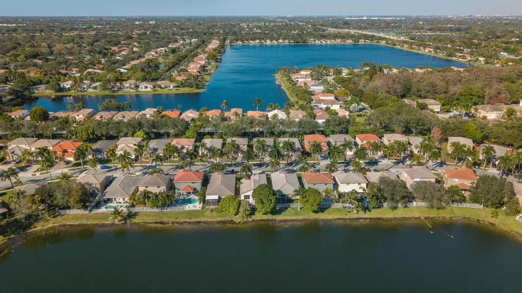 3800 Woodfield Drive Coconut Creek FL 33073