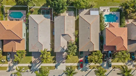 3800 Woodfield Drive Coconut Creek FL 33073