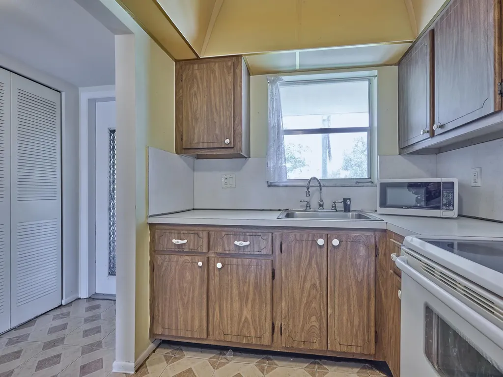 3091 E Sunrise Lakes Drive E Sunrise FL 33322