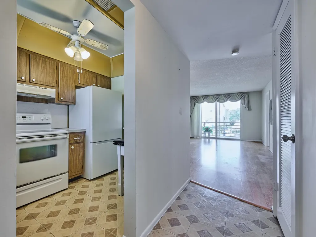 3091 E Sunrise Lakes Drive E Sunrise FL 33322