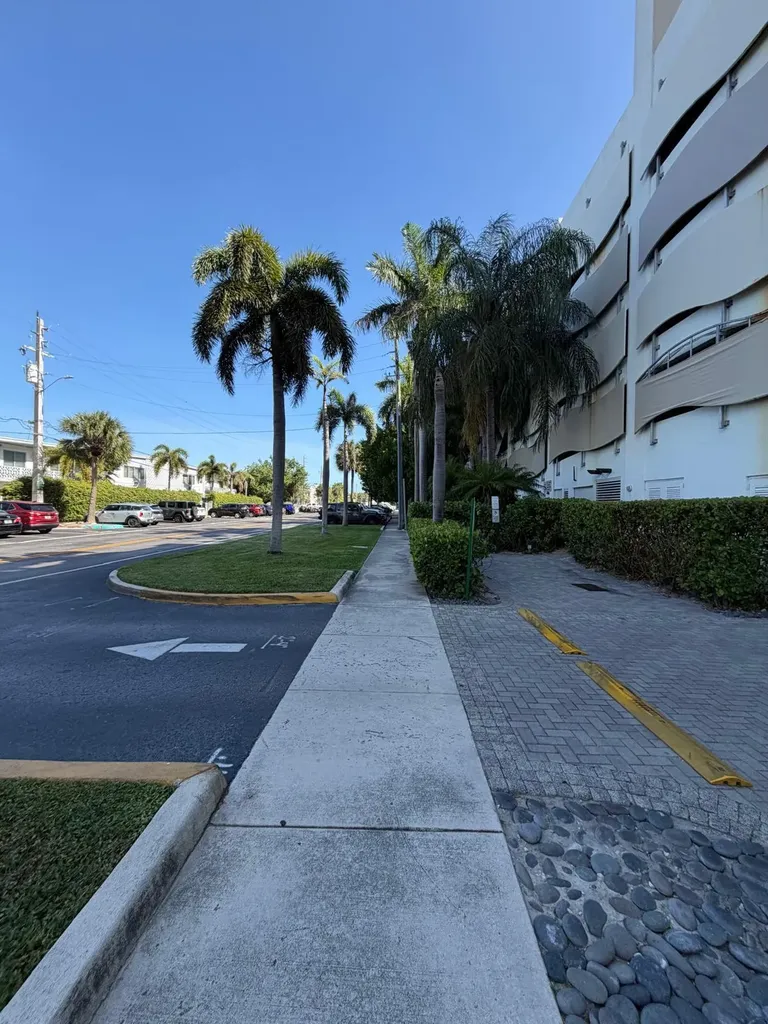 7930 East Drive North Bay Village FL 33141