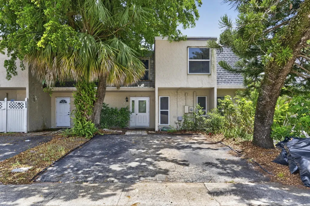292 Sunshine Drive Coconut Creek FL 33066