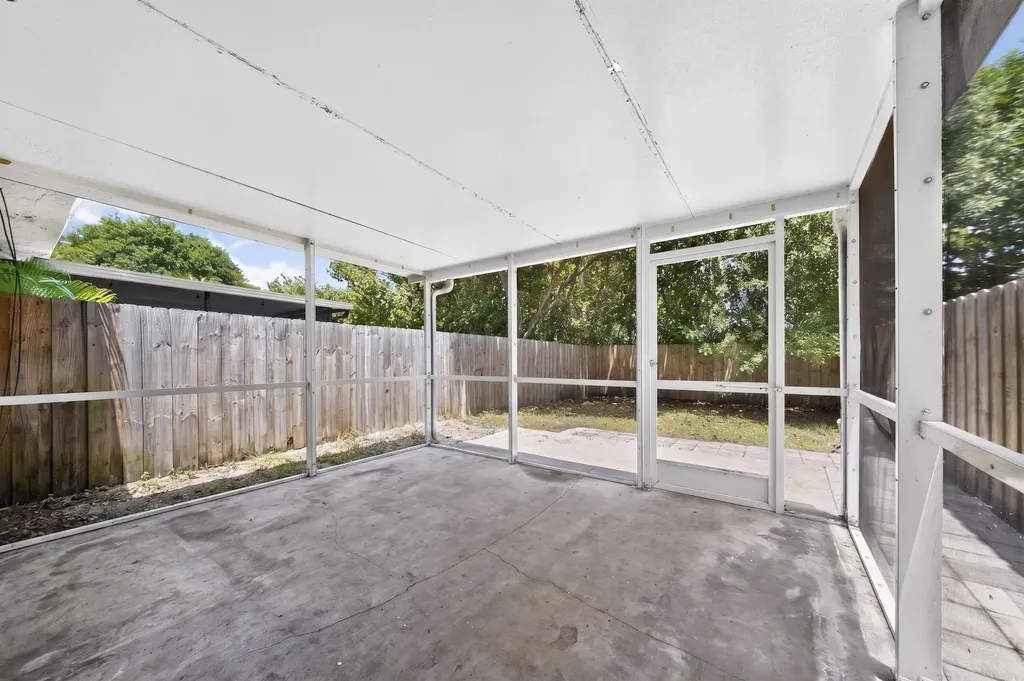 292 Sunshine Drive Coconut Creek FL 33066