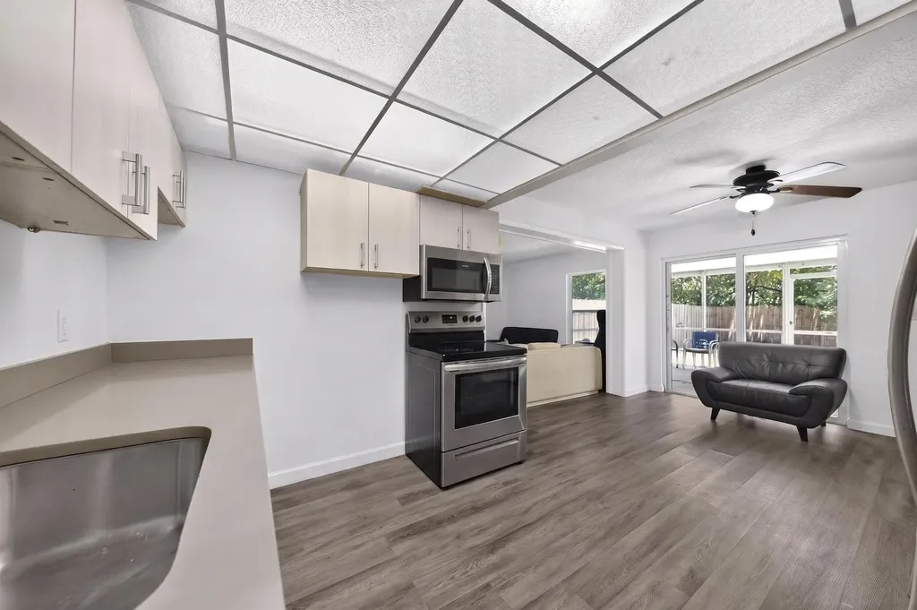 292 Sunshine Drive Coconut Creek FL 33066