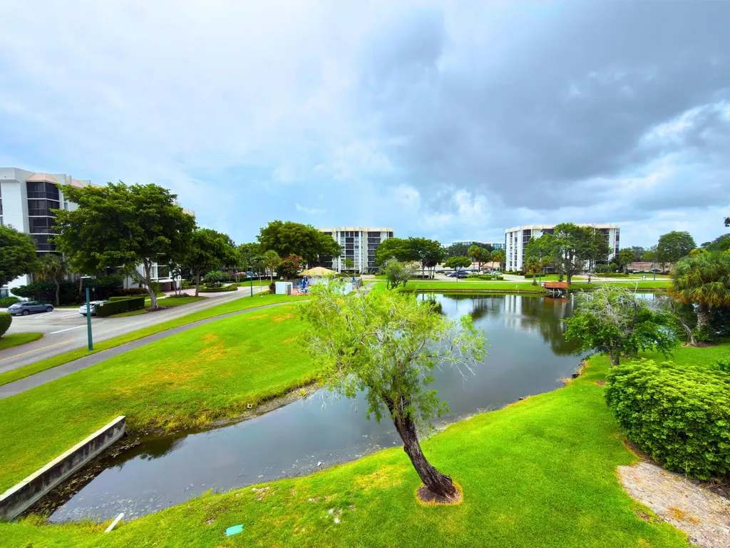 1204 Bridgewood Place Boca Raton FL 33434