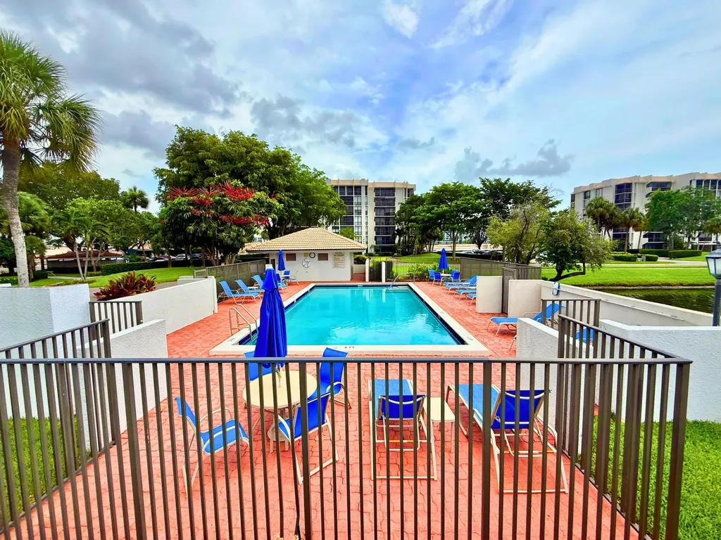 1204 Bridgewood Place Boca Raton FL 33434