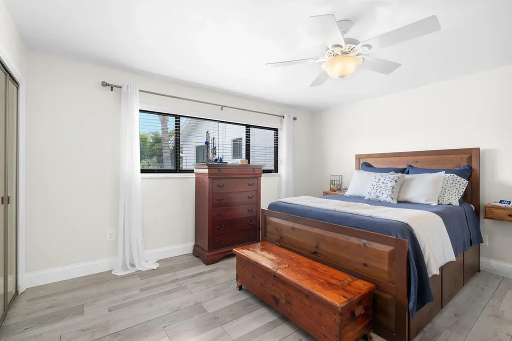 2116 NE 44th Street Lighthouse Point FL 33064