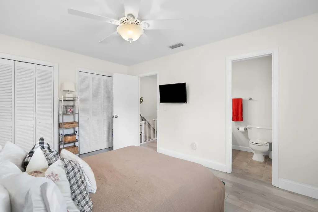 2116 NE 44th Street Lighthouse Point FL 33064