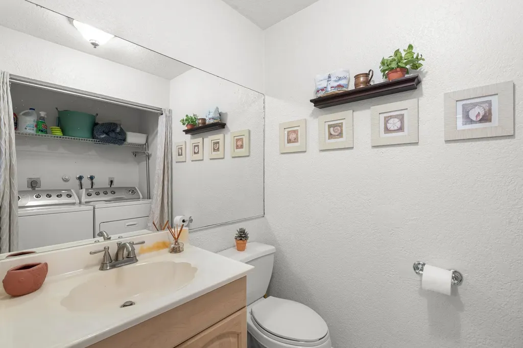 2116 NE 44th Street Lighthouse Point FL 33064