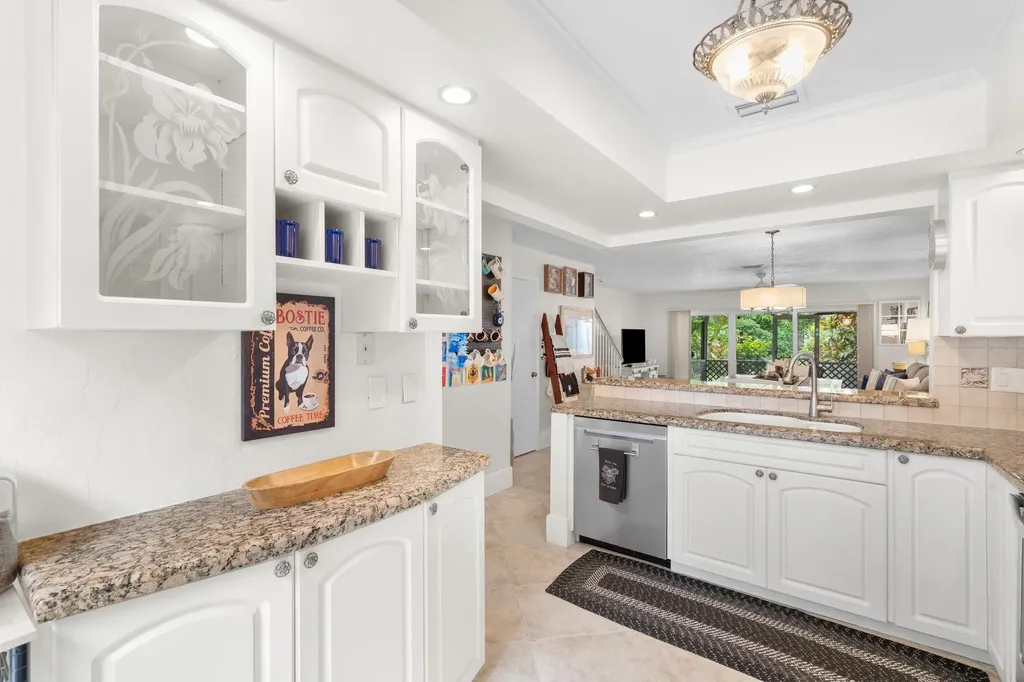 2116 NE 44th Street Lighthouse Point FL 33064