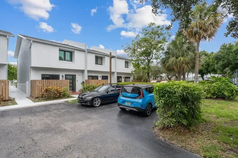 2116 NE 44th Street Lighthouse Point FL 33064