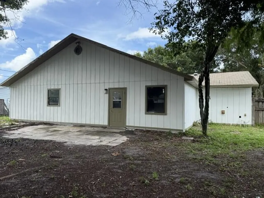 2008 SW Hampshire Lane Port St Lucie FL 34953