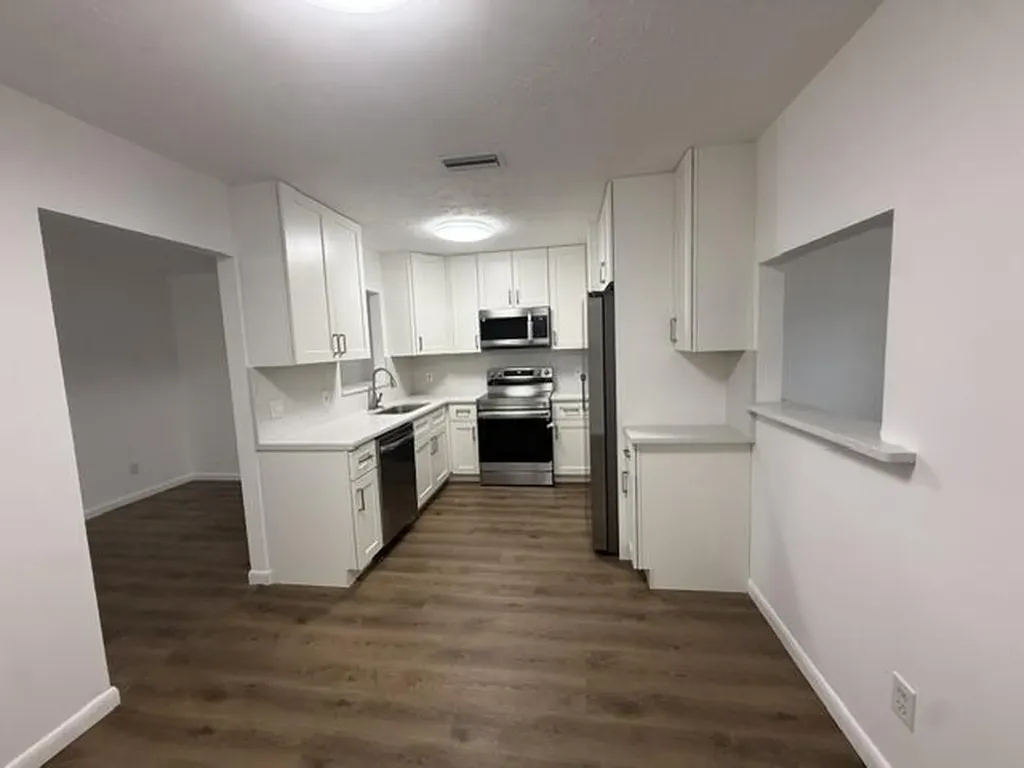 2008 SW Hampshire Lane Port St Lucie FL 34953