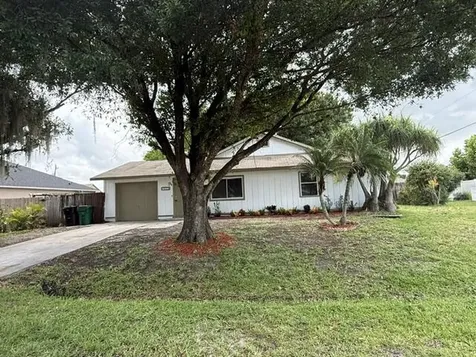 2008 SW Hampshire Lane Port St Lucie FL 34953