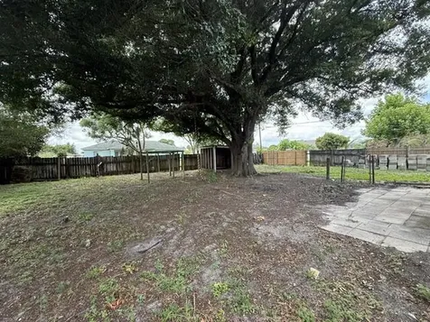 2008 SW Hampshire Lane Port St Lucie FL 34953