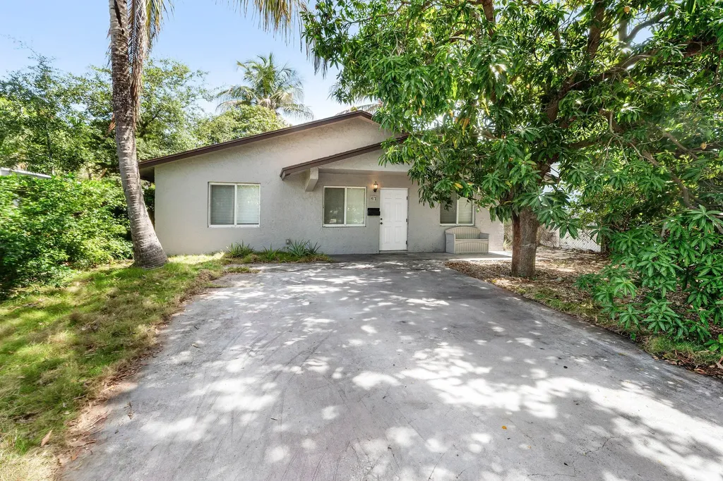 417 Upland Road West Palm Beach FL 33401