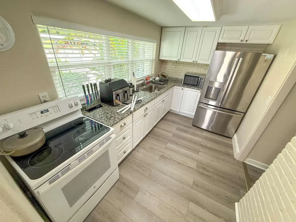 131 S Federal Highway Lake Worth Beach FL 33460