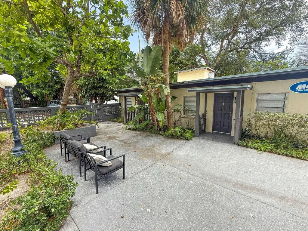 131 S Federal Highway Lake Worth Beach FL 33460