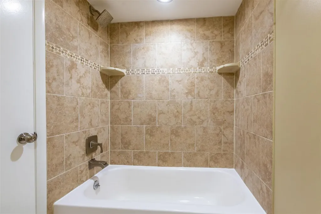3229 Gardens E Drive Palm Beach Gardens FL 33410