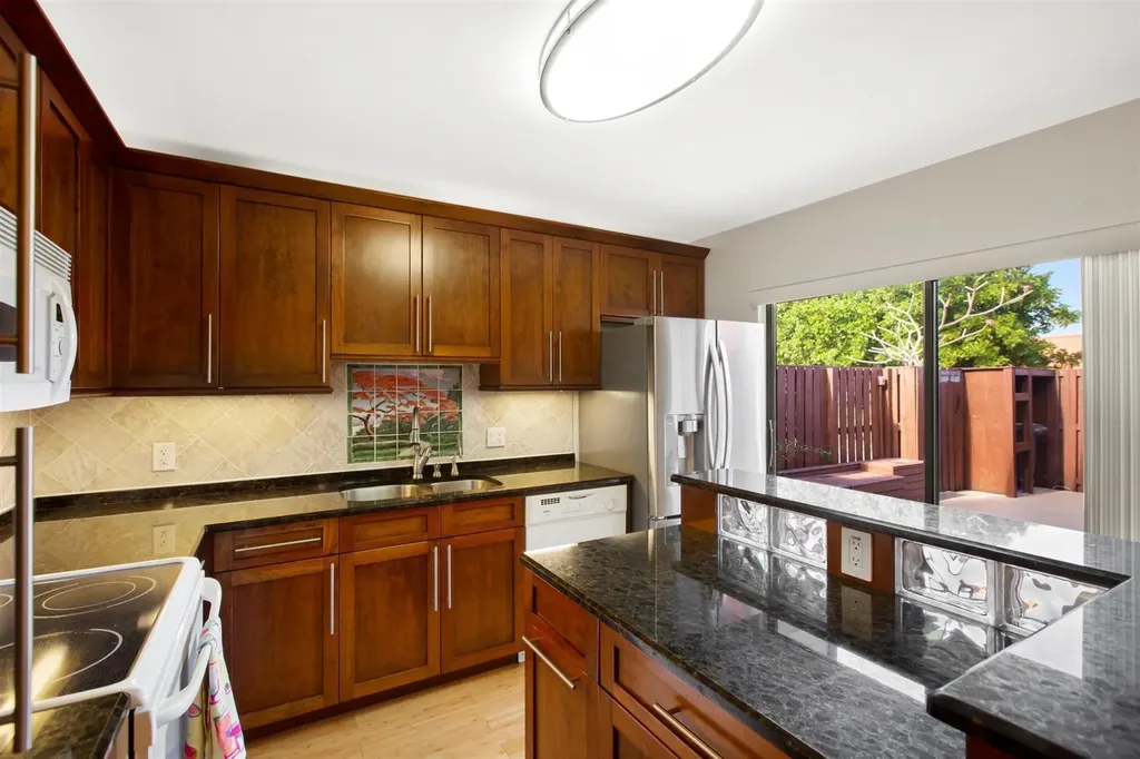 3229 Gardens E Drive Palm Beach Gardens FL 33410