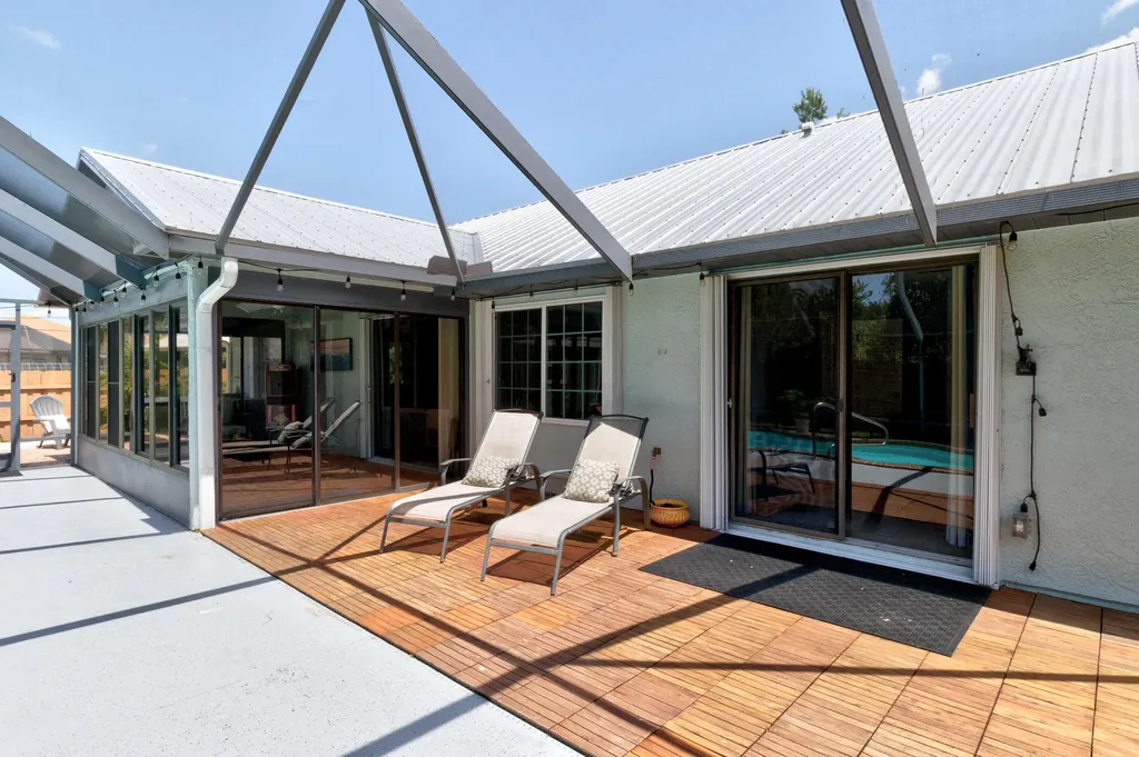 843 Vocelle Avenue Sebastian FL 32958
