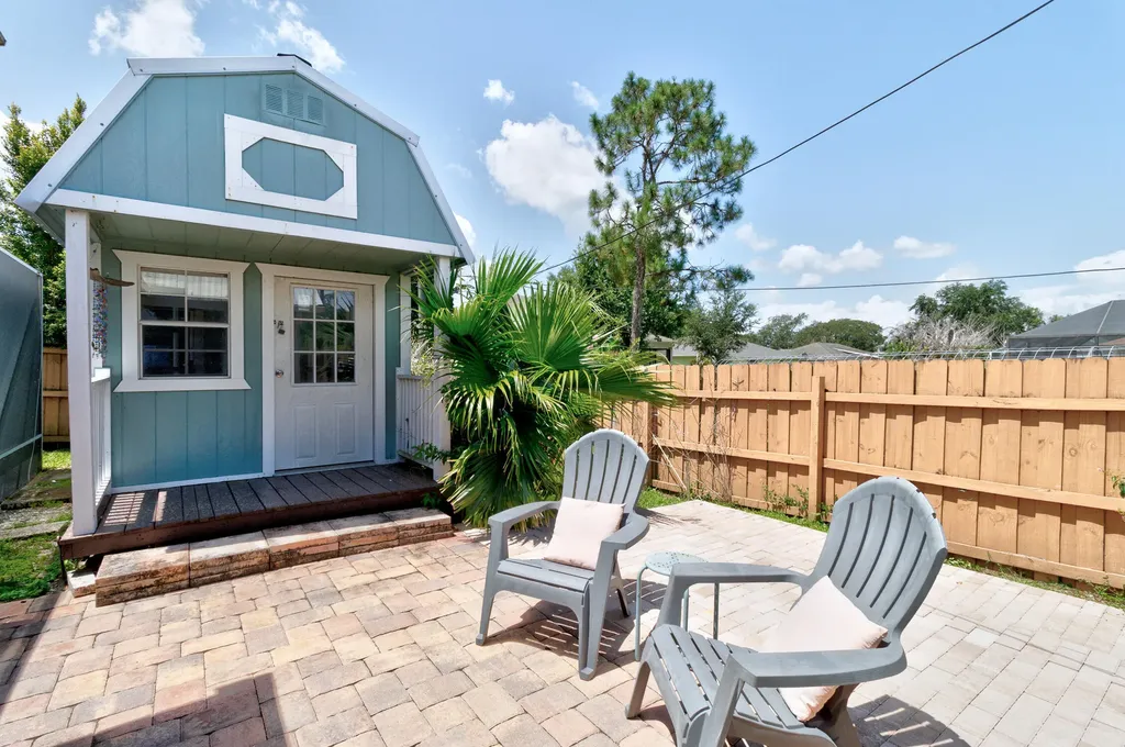 843 Vocelle Avenue Sebastian FL 32958