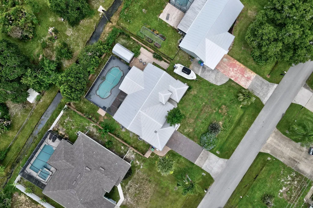 843 Vocelle Avenue Sebastian FL 32958