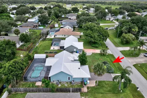 843 Vocelle Avenue Sebastian FL 32958