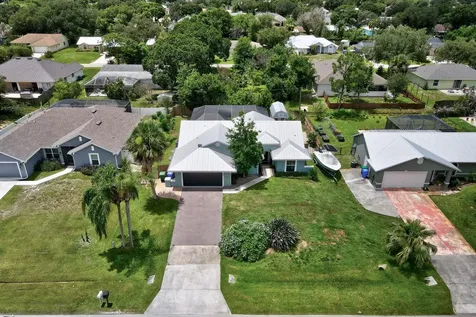 843 Vocelle Avenue Sebastian FL 32958