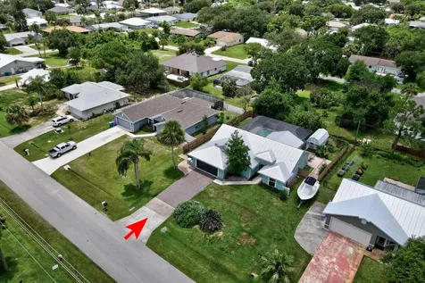 843 Vocelle Avenue Sebastian FL 32958