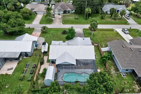 843 Vocelle Avenue Sebastian FL 32958