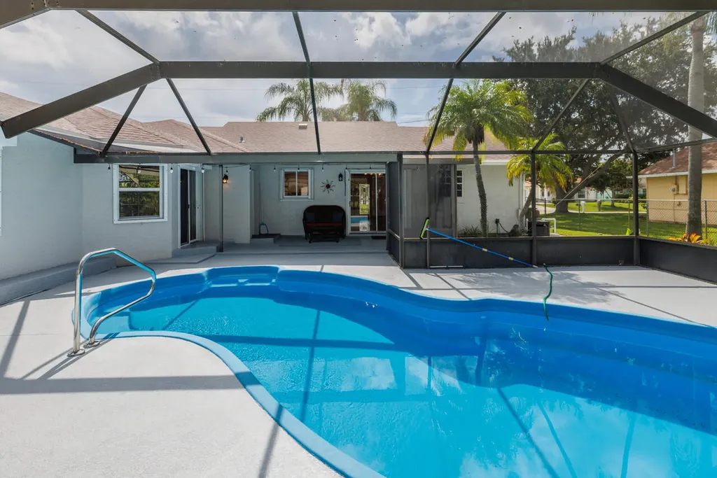 2502 SE University Terrace Port St Lucie FL 34952