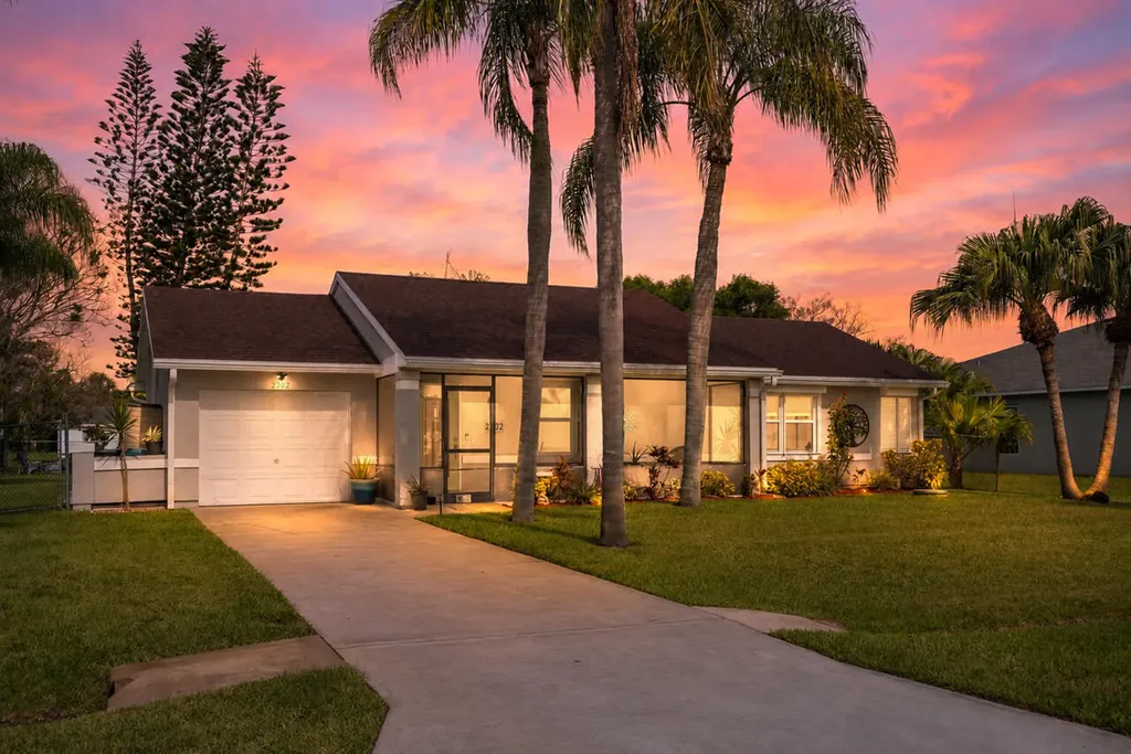2502 SE University Terrace Port St Lucie FL 34952