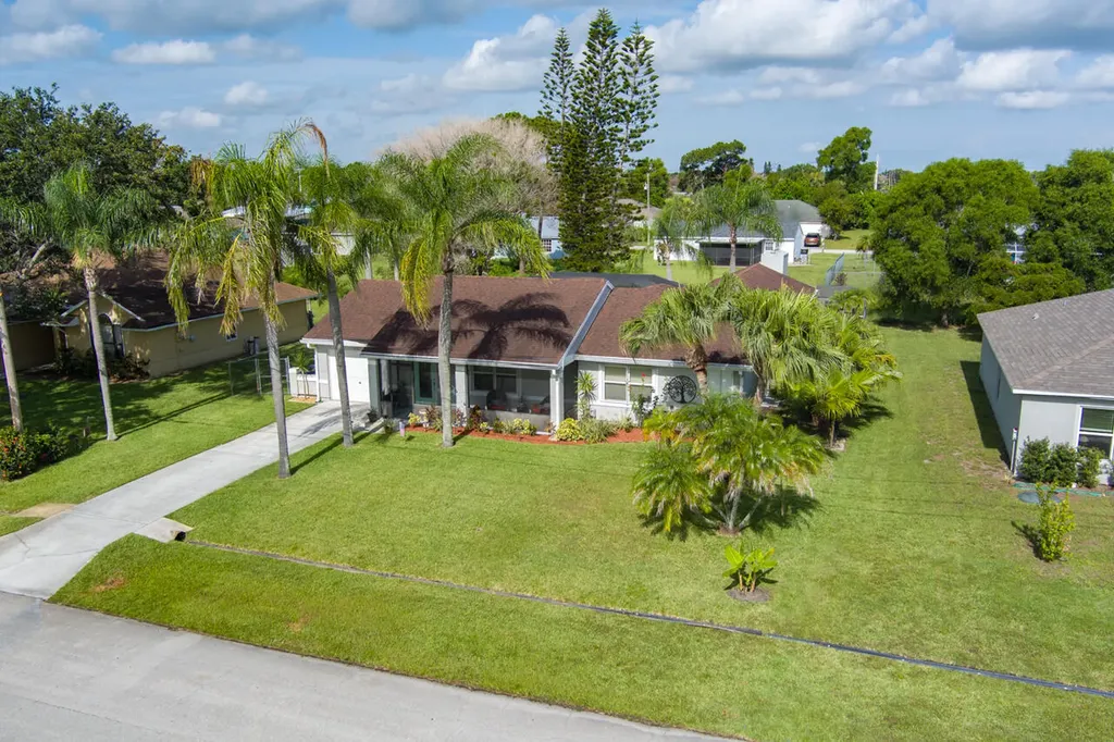 2502 SE University Terrace Port St Lucie FL 34952
