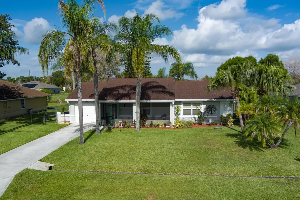 2502 SE University Terrace Port St Lucie FL 34952