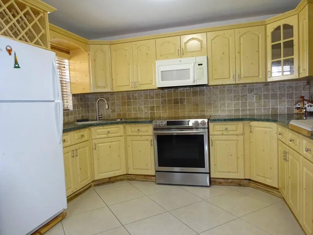605 S State Road 7 Margate FL 33068