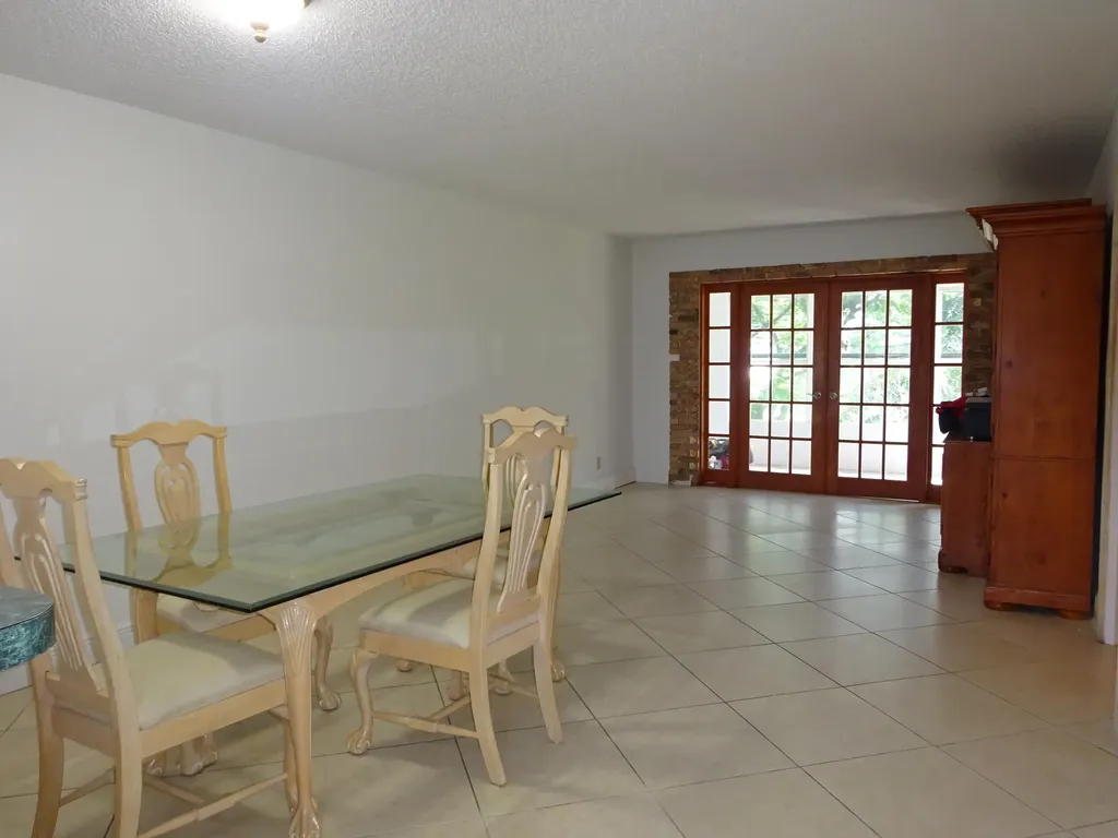 605 S State Road 7 Margate FL 33068