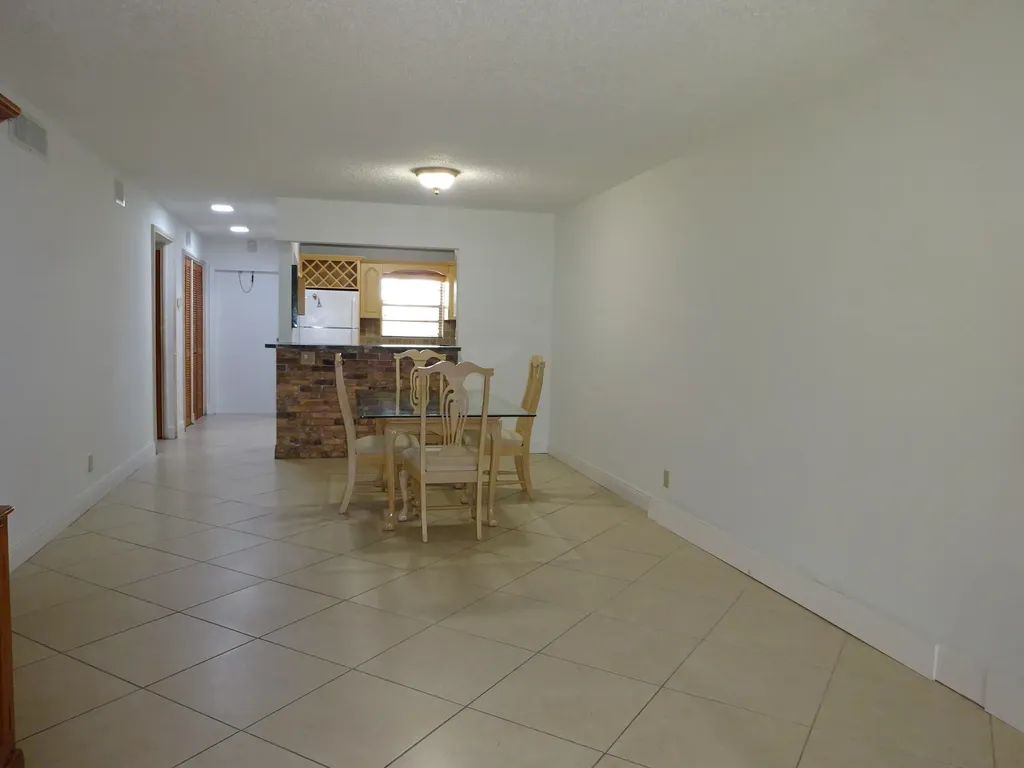 605 S State Road 7 Margate FL 33068