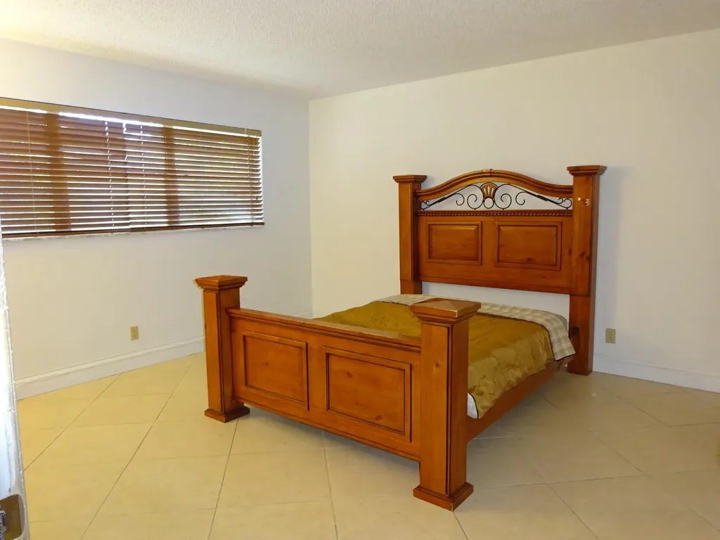 605 S State Road 7 Margate FL 33068