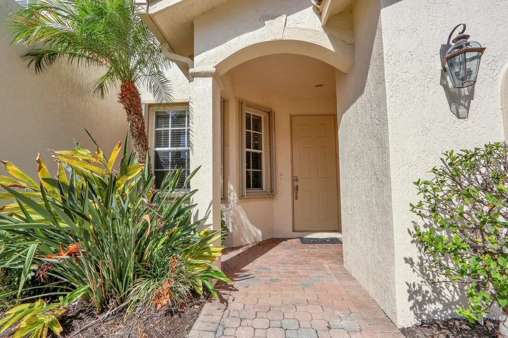 8123 Carnoustie Place Port St Lucie FL 34986