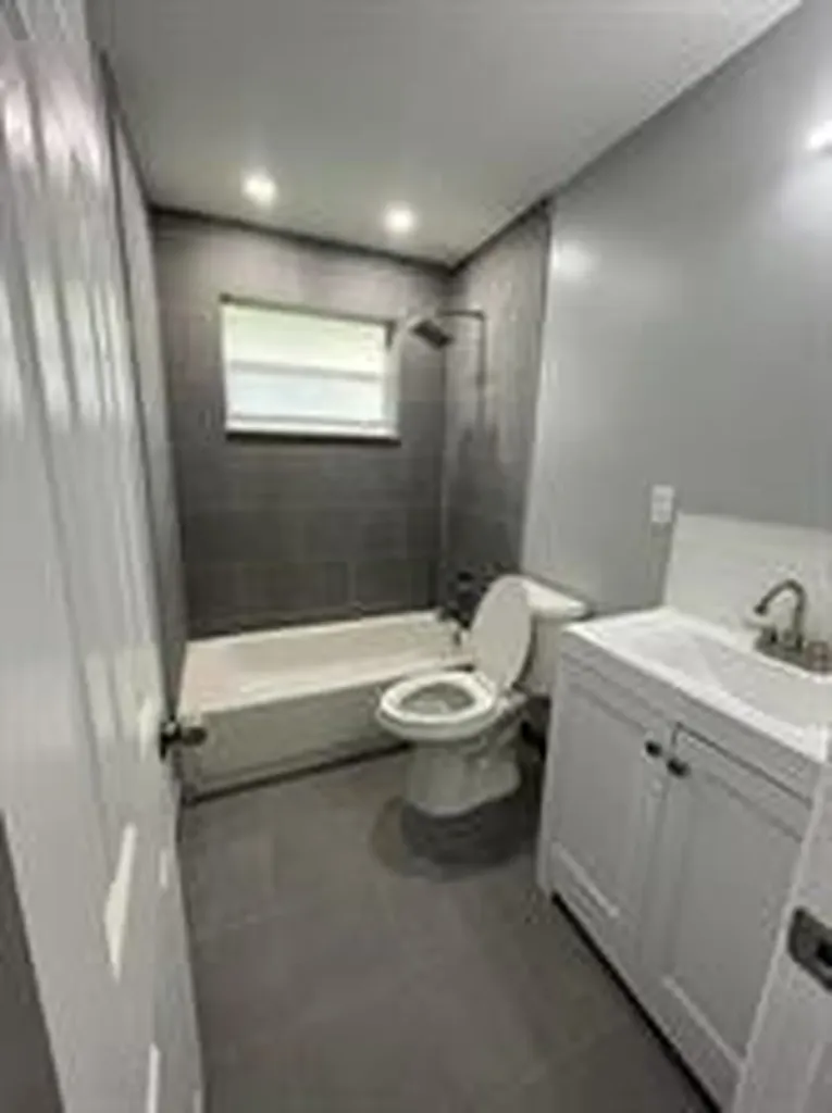 921 NE 22nd Drive Wilton Manors FL 33305