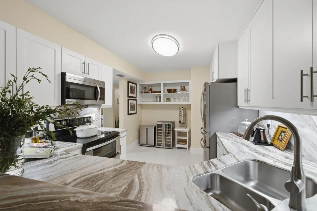 7232 Fairfax Drive Tamarac FL 33321