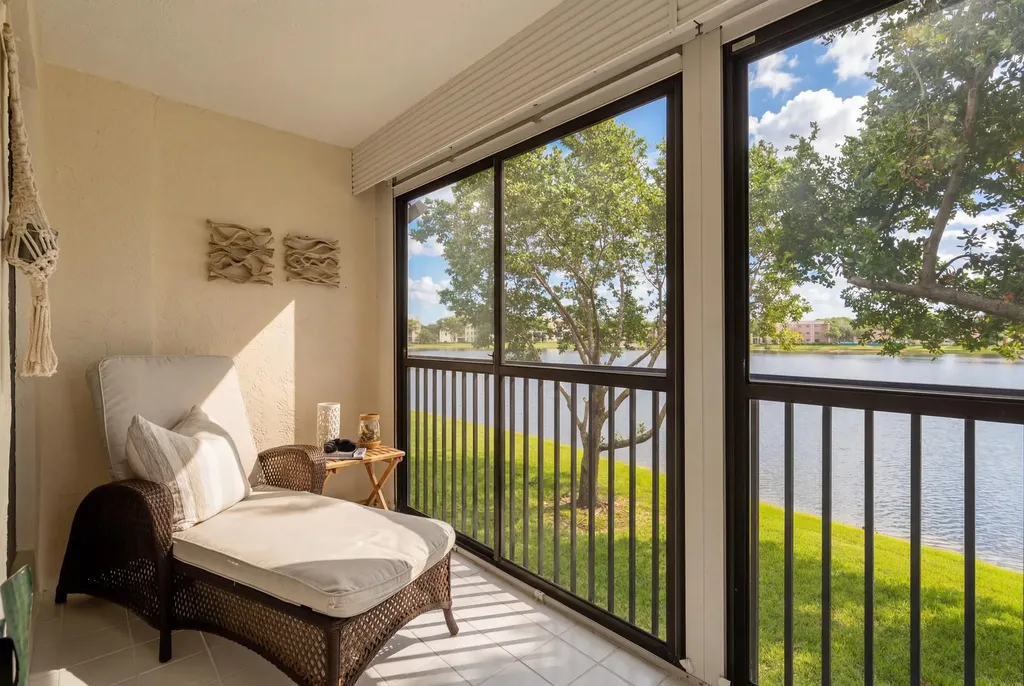7232 Fairfax Drive Tamarac FL 33321