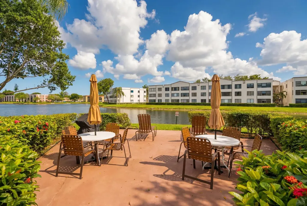 7232 Fairfax Drive Tamarac FL 33321