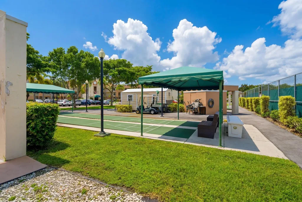 7232 Fairfax Drive Tamarac FL 33321