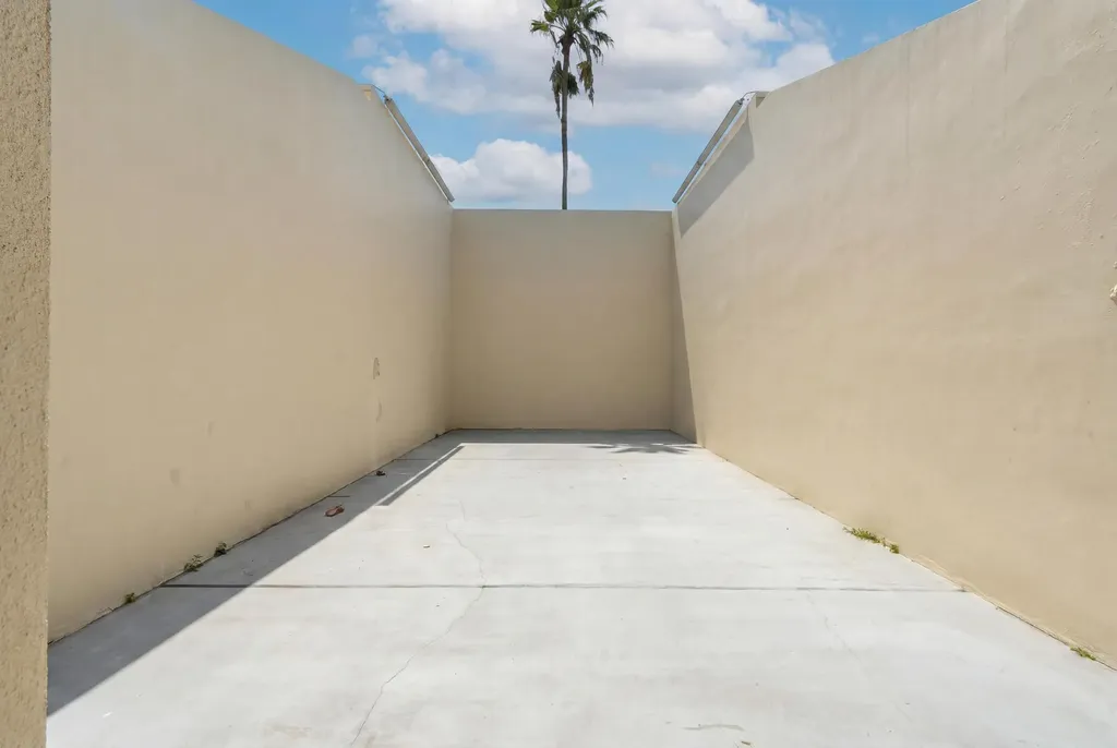 7232 Fairfax Drive Tamarac FL 33321