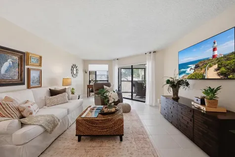 7232 Fairfax Drive Tamarac FL 33321