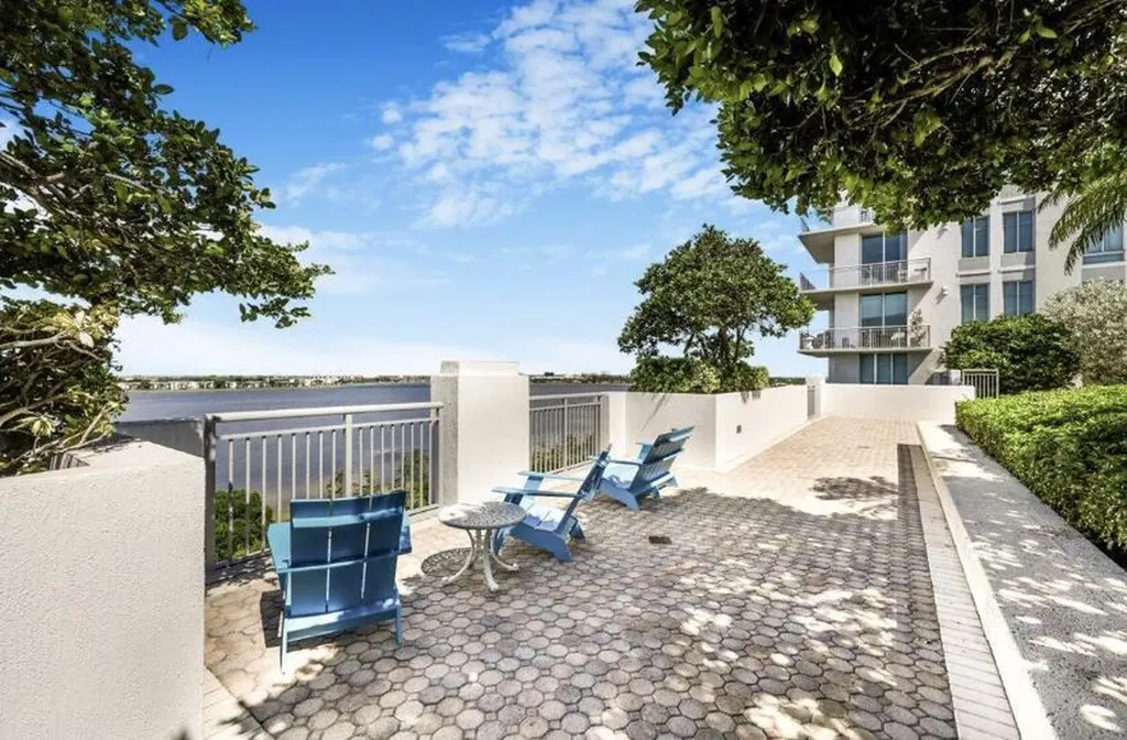 300 S Australian Avenue West Palm Beach FL 33401